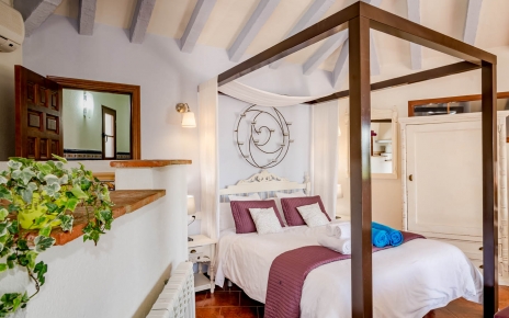4 poster bed